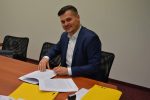 Fundusz Regionu Wałbrzyskiego rozdysponuje na terenie wojew&oacute;dztwa dolnośląskiego 15 mln złotych. Pieniądze trafią do mikro, małych, i średnich przedsiębiorstw na zakup nieruchomości i grunt&oacute;w. (2)